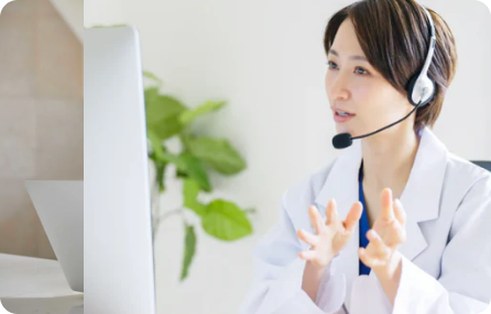 オンラインカウンセリングをする専門家